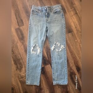 LEVIS 501 DISTRESSED BLUE JEANS 27